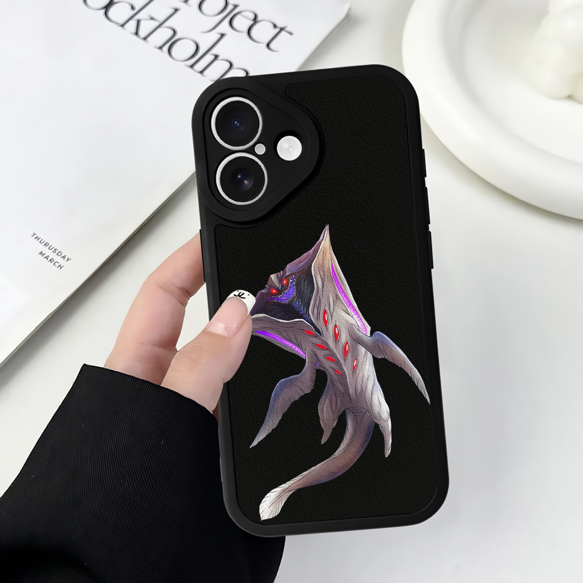 （画像用） ウルトラマン Ultraman 【iPhone 16シリーズ対応】シリコンスマホケース（レザー調） 材質：シリコン